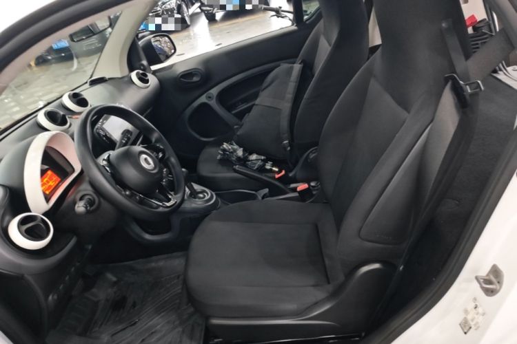 Used smart fortwo 2015 1.0L 52 kW hardtop Dynamic version Left Rear Seat