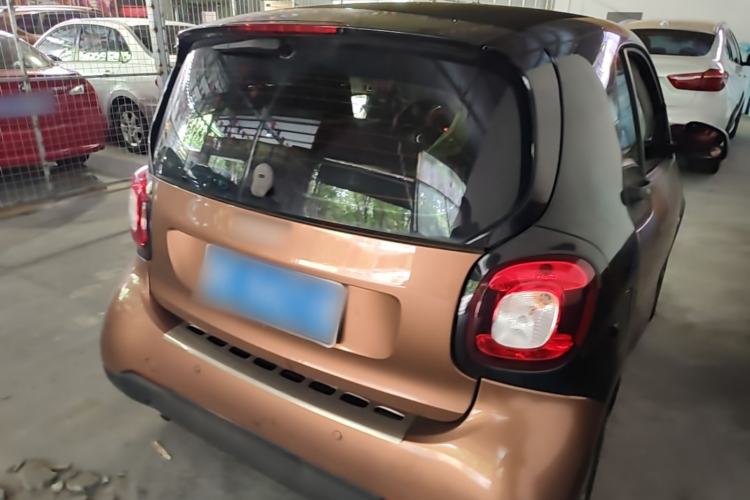 Used smart fortwo 2015 1.0L 52 kW hardtop Dynamic version Rear Right 45 Deg