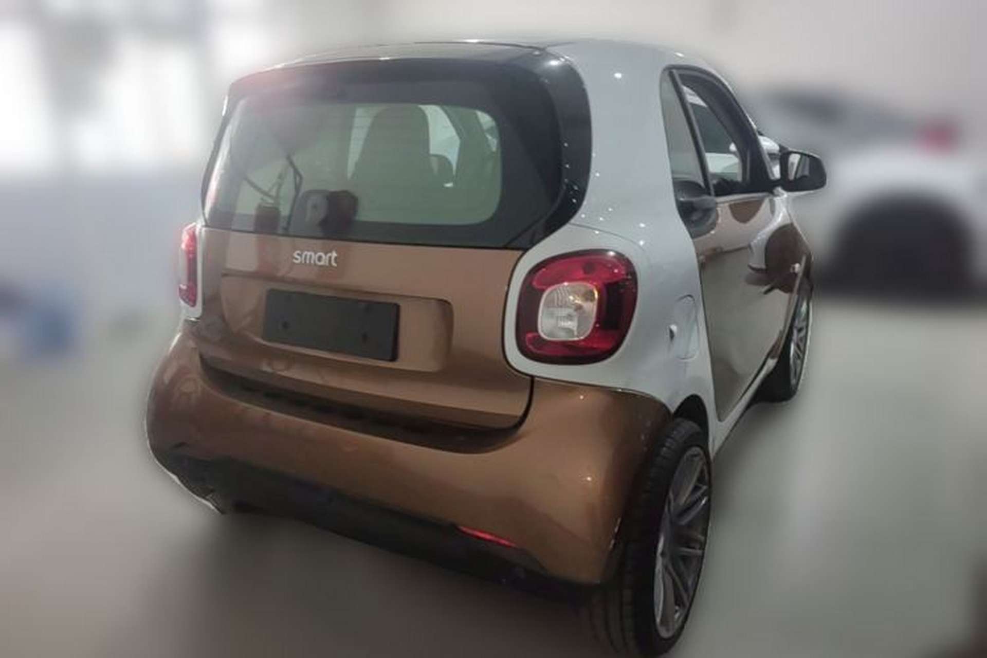 Used smart fortwo 2015 1.0L 52 kW Hardtop Passion Edition Rear Right 45 Deg