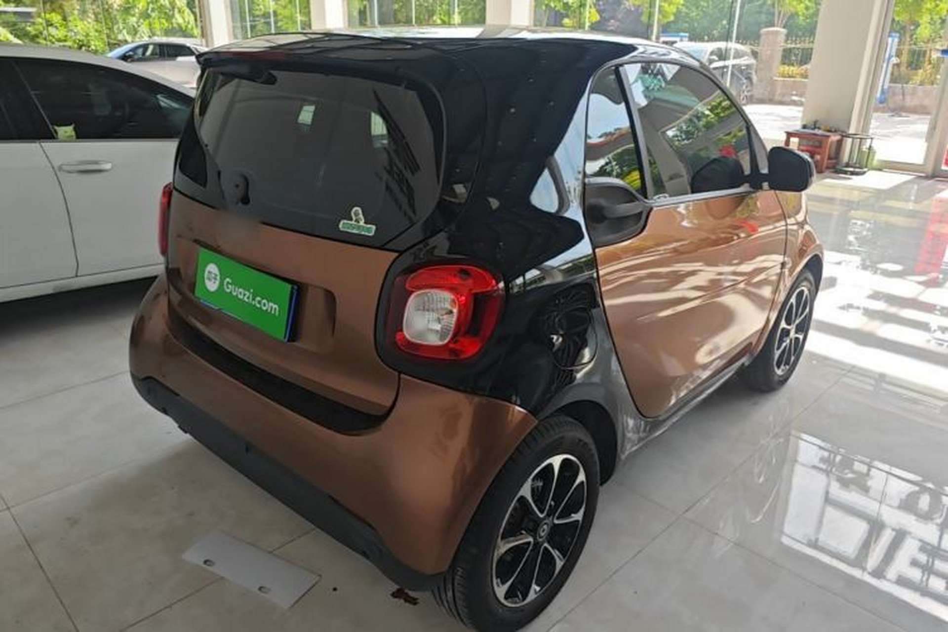 Used smart fortwo 2015 1.0L 52 kW Hardtop Passion Edition Rear Right 45 Deg