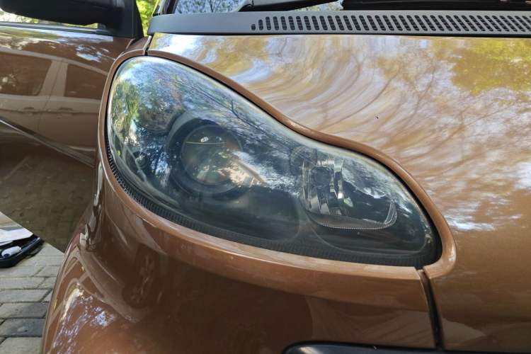 Used smart fortwo 2015 1.0 MHD New Year Special Edition Right Front Headlight