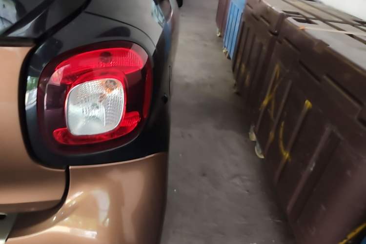 Used smart fortwo 2015 1.0L 52 kW hardtop Dynamic version Right Rear Taillight