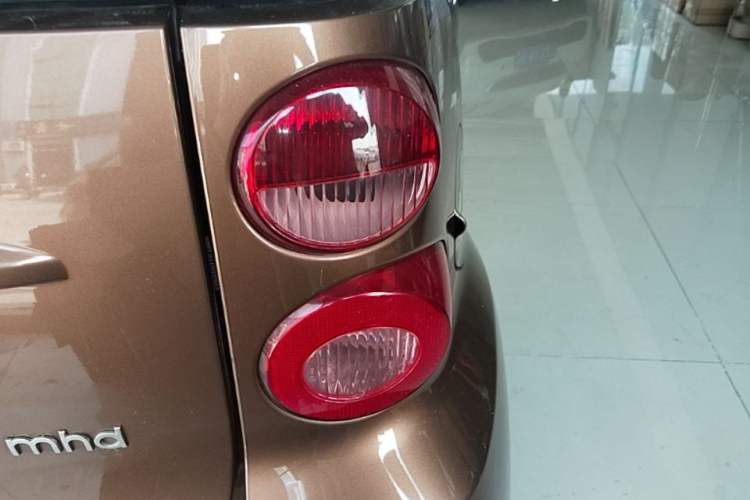 Used smart fortwo 2015 1.0 MHD New Year Special Edition Right Rear Taillight