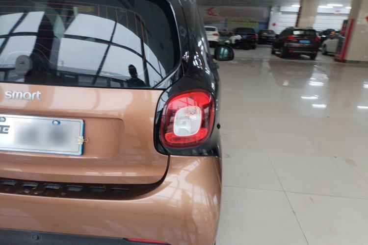 Used smart fortwo 2015 1.0L 52 kW Hardtop Passion Edition Right Rear Taillight