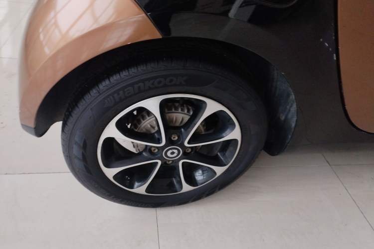 Used smart fortwo 2015 1.0L 52 kW Hardtop Passion Edition Right Rear Wheel Hub