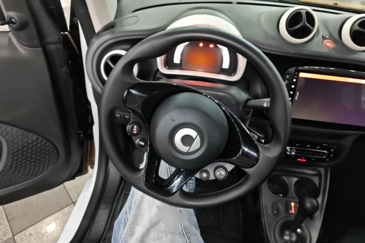 Used smart fortwo 2015 1.0L 52 kW hardtop Dynamic version Steering Wheel