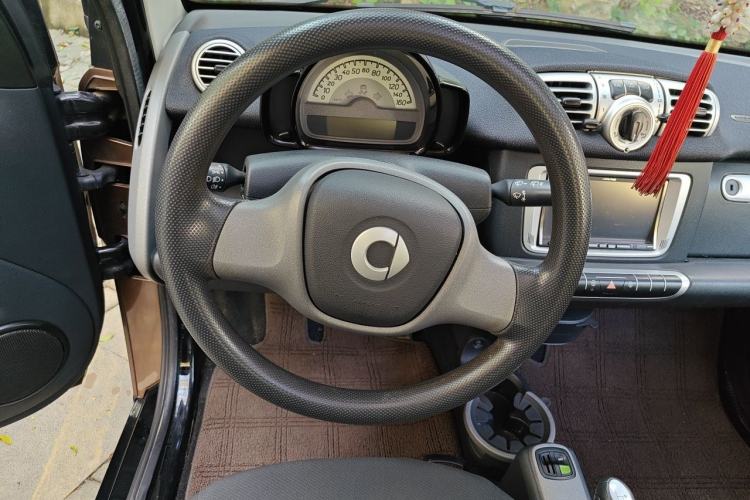 Used smart fortwo 2015 1.0 MHD New Year Special Edition Steering Wheel