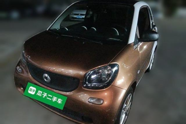 Used smart fortwo 2015 1.0L 52 kW hardtop Dynamic version