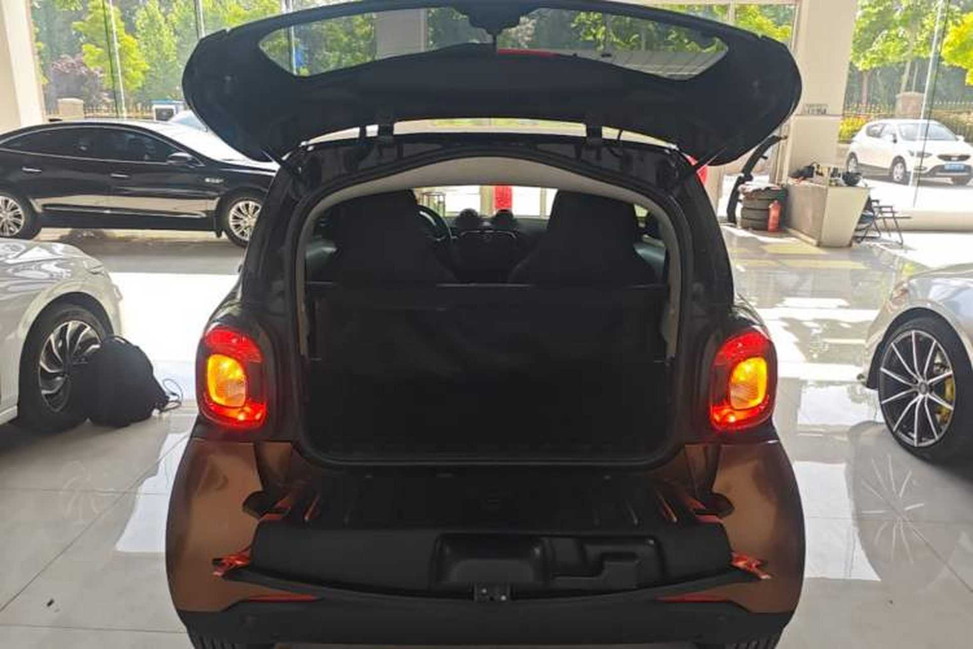 Used smart fortwo 2015 1.0L 52 kW Hardtop Passion Edition Trunk