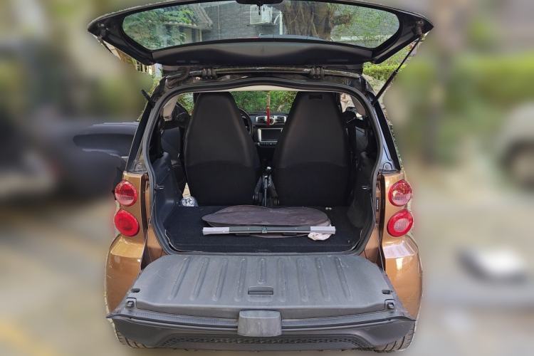 Used smart fortwo 2015 1.0 MHD New Year Special Edition Trunk