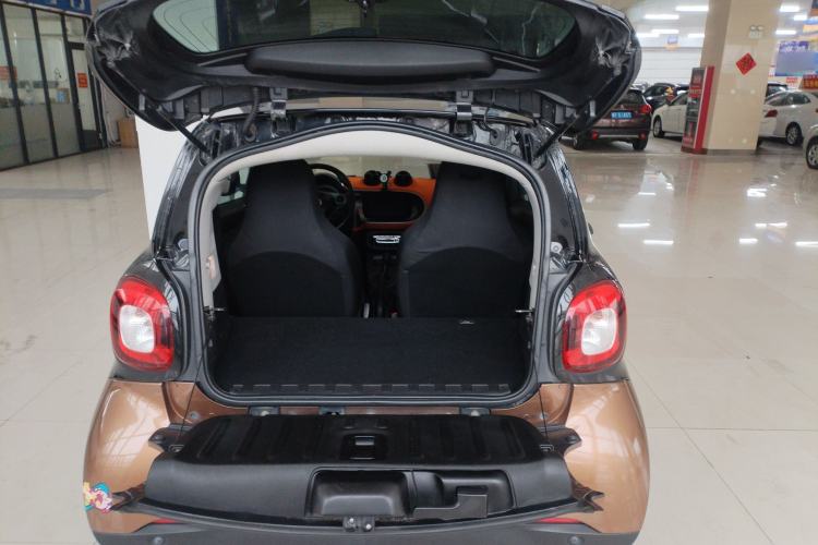 Used smart fortwo 2015 1.0L 52 kW Hardtop Passion Edition Trunk
