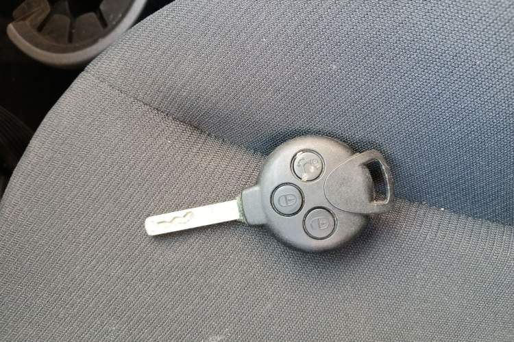 Used smart fortwo 2015 1.0 MHD New Year Special Edition Vehicle Key