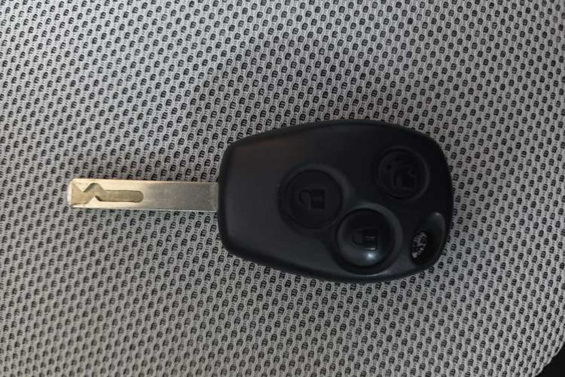 Used smart fortwo 2015 1.0L 52 kW Hardtop Passion Edition Vehicle Key