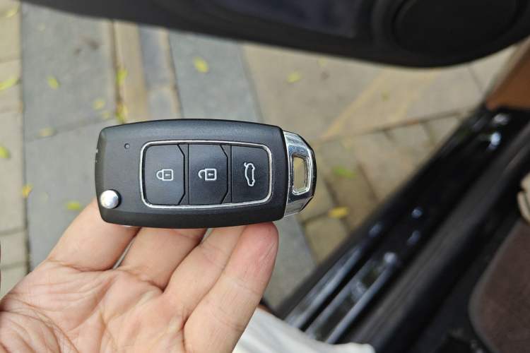 Used smart fortwo 2015 1.0 MHD New Year Special Edition Vehicle Key