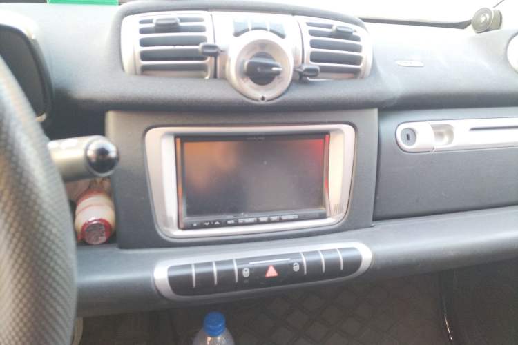 Used smart fortwo 2015 1.0 MHD New Year Special Edition Audio And AC Panel