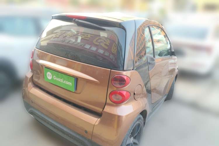Used smart fortwo 2015 1.0 MHD New Year Special Edition Rear Right 45 Deg