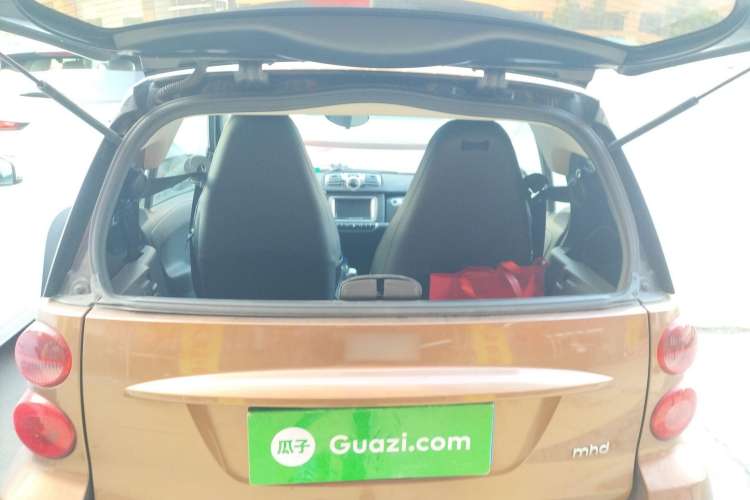 Used smart fortwo 2015 1.0 MHD New Year Special Edition Trunk