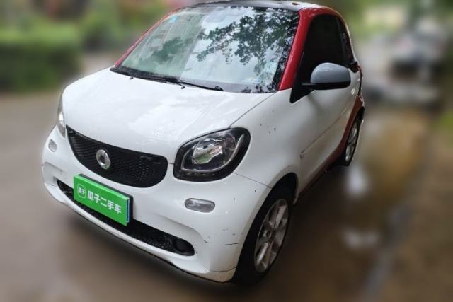Used smart fortwo 2015 1.0L 52 kW hardtop Dynamic version