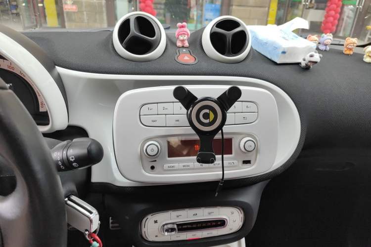 Used smart fortwo 2015 1.0L 52 kW Hardtop Passion Edition Audio And AC Panel
