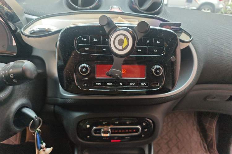 Used smart fortwo 2015 1.0L 52 kW Hardtop Passion Edition Audio And AC Panel