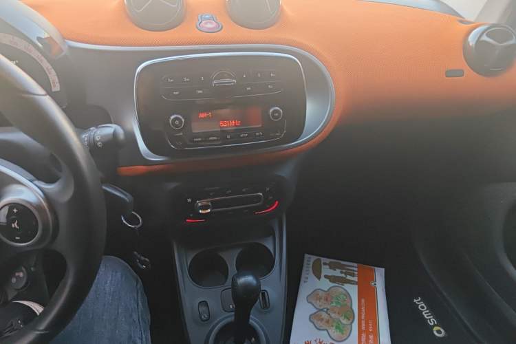 Used smart fortwo 2015 1.0L 52 kW Hardtop Passion Edition Audio And AC Panel