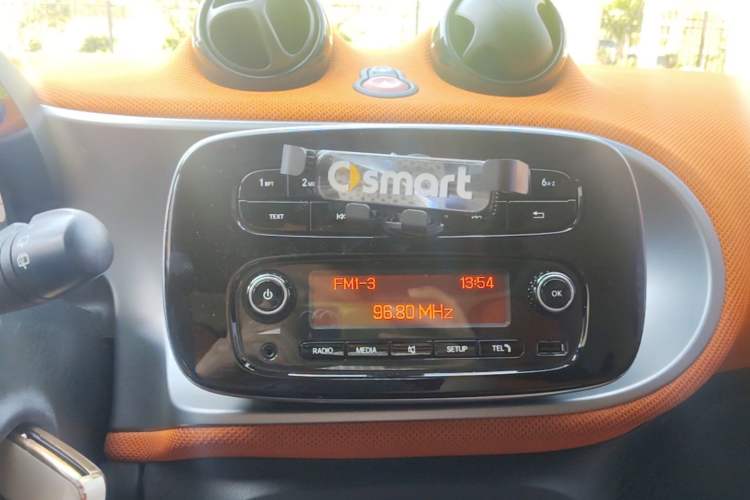 Used smart fortwo 2015 1.0L 52 kW Hardtop Passion Edition Audio And AC Panel