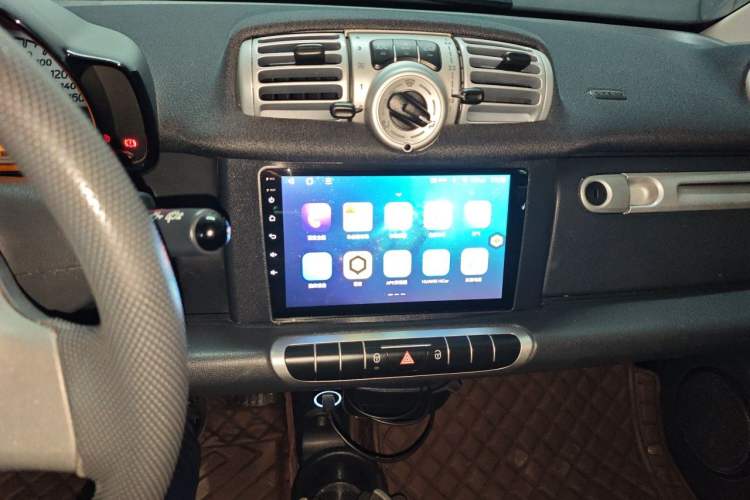Used smart fortwo 2015 1.0 MHD New Year Special Edition Audio And AC Panel