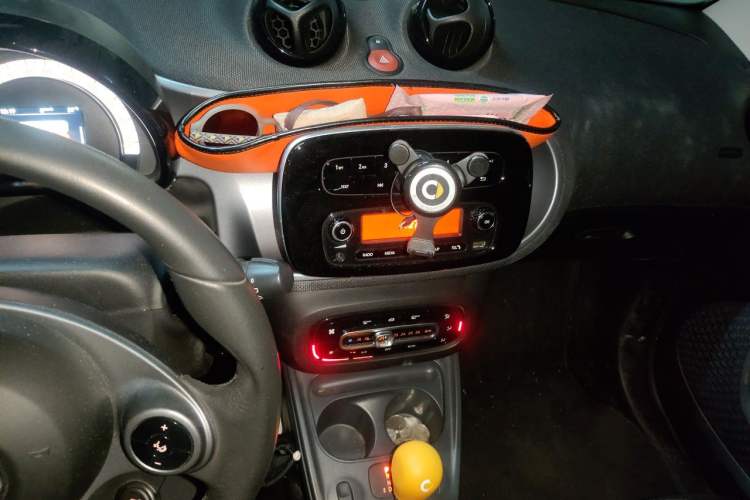 Used smart fortwo 2015 1.0L 52 kW Hardtop Passion Edition Audio And AC Panel