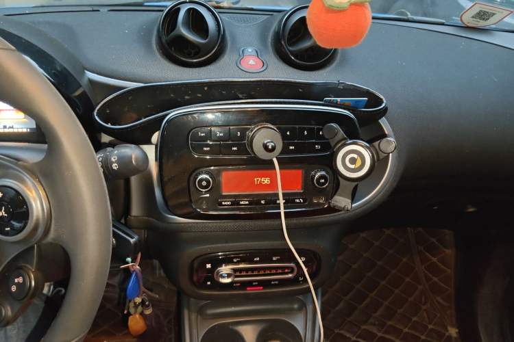 Used smart fortwo 2015 1.0L 52 kW Hardtop Passion Edition Audio And AC Panel