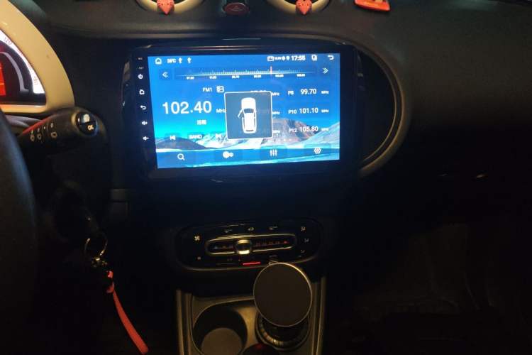 Used smart fortwo 2015 1.0L 52 kW hardtop Dynamic version Audio And AC Panel