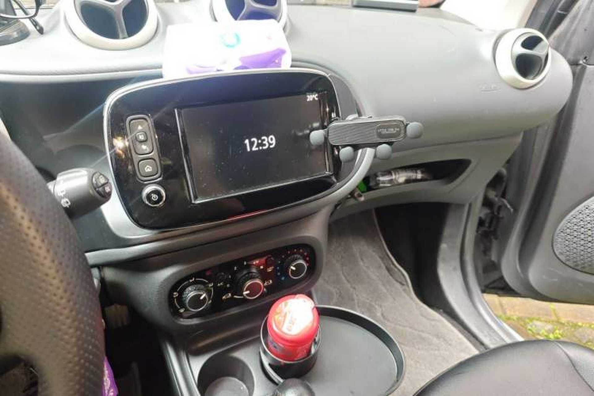 Used smart fortwo 2015 1.0L 52 kW hardtop Dynamic version Audio And AC Panel