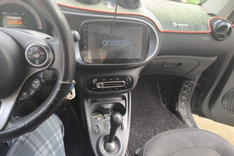 Used smart fortwo 2015 1.0L 52 kW Hardtop Passion Edition Audio And AC Panel
