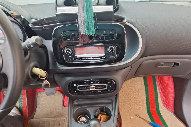 Used smart fortwo 2015 1.0L 52 kW Hardtop Passion Edition Audio And AC Panel