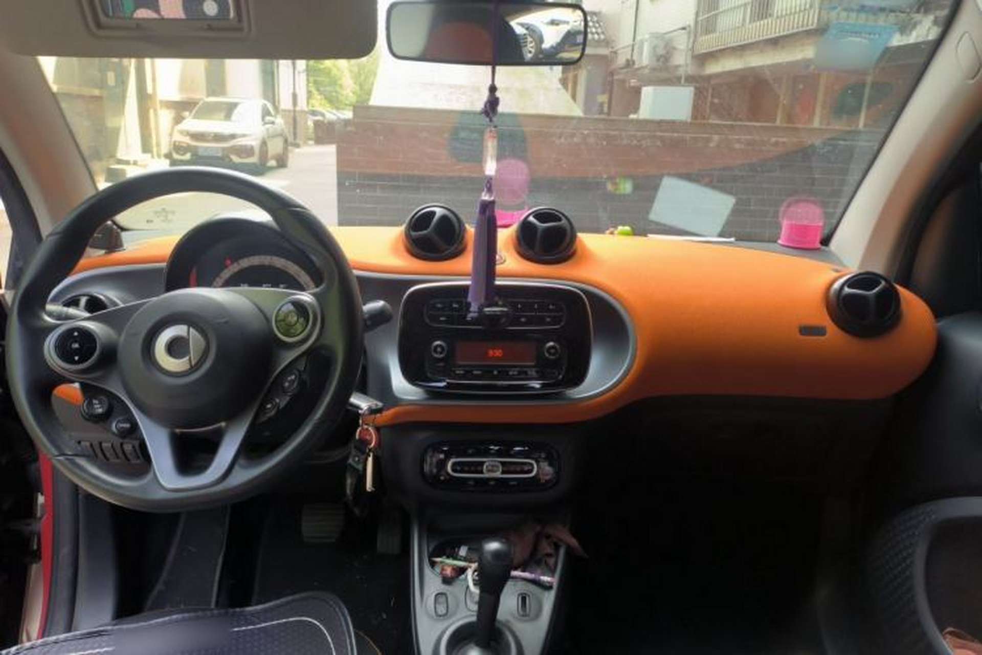 Used smart fortwo 2015 1.0L 52 kW Hardtop Passion Edition Center Console