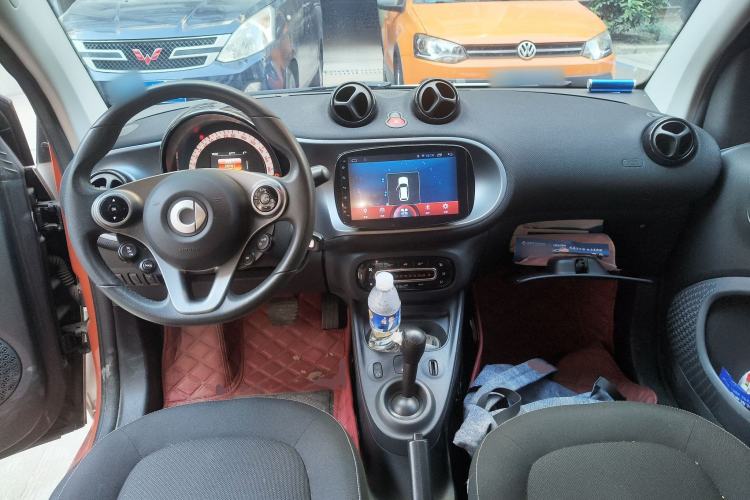 Used smart fortwo 2015 1.0L 52 kW Hardtop Passion Edition Center Console