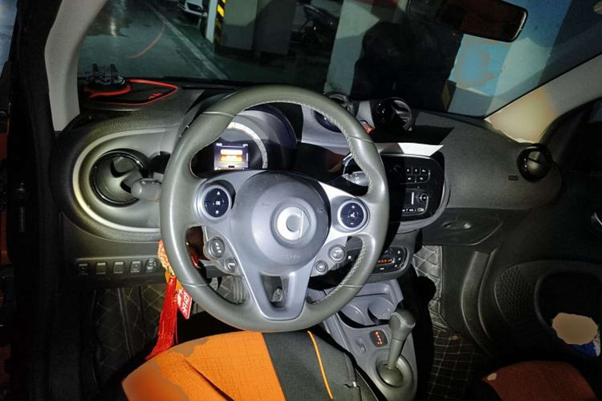Used smart fortwo 2015 1.0L 52 kW Hardtop Passion Edition Center Console