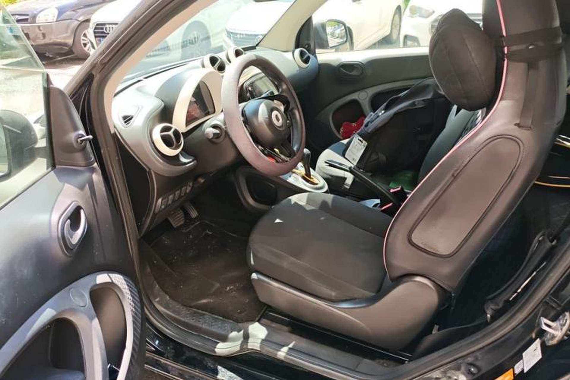 Used smart fortwo 2015 1.0L 52 kW hardtop Dynamic version Driver Seat