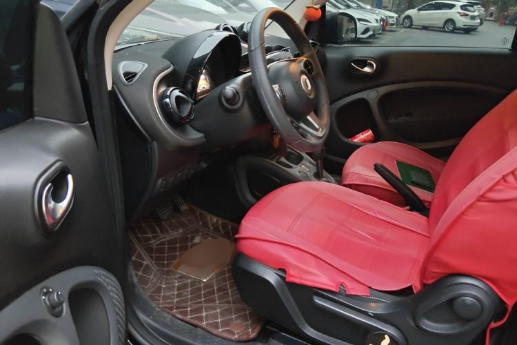 Used smart fortwo 2015 1.0L 52 kW Hardtop Passion Edition Driver Seat