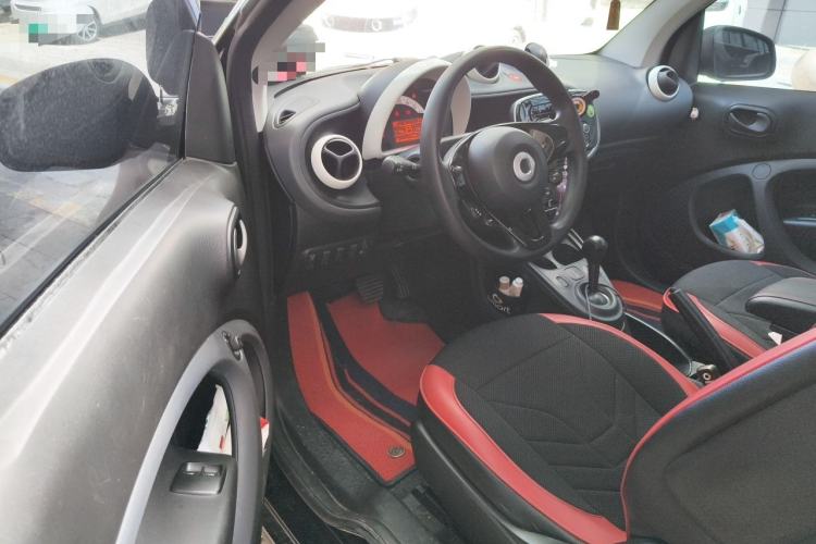 Used smart fortwo 2015 1.0L 52 kW hardtop Dynamic version Driver Seat