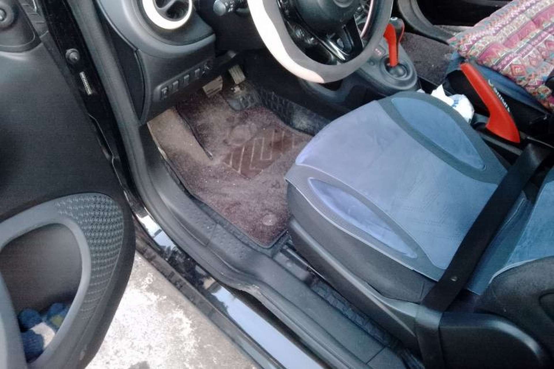 Used smart fortwo 2015 1.0L 52 kW hardtop Dynamic version Driver Seat