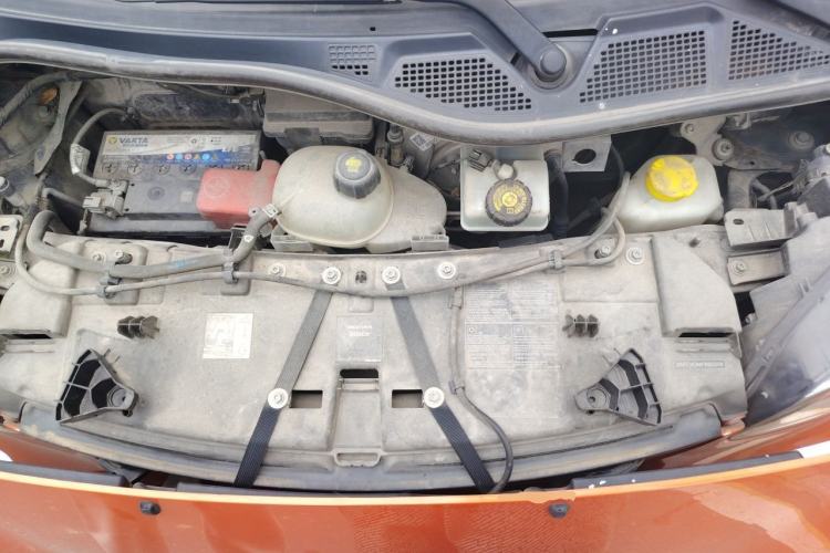 Used smart fortwo 2015 1.0L 52 kW hardtop Dynamic version Engine Bay