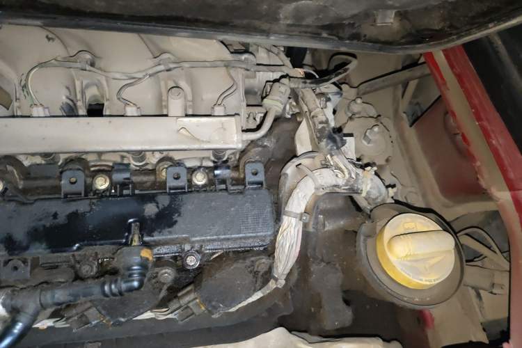Used smart fortwo 2015 1.0L 52 kW hardtop Dynamic version Engine Bay Left