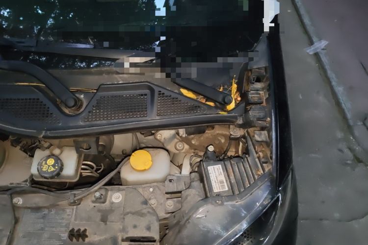 Used smart fortwo 2015 1.0L 52 kW hardtop Dynamic version Engine Bay Left