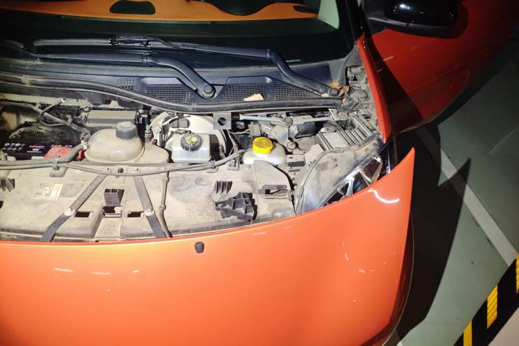 Used smart fortwo 2015 1.0L 52 kW Hardtop Passion Edition Engine Bay Left