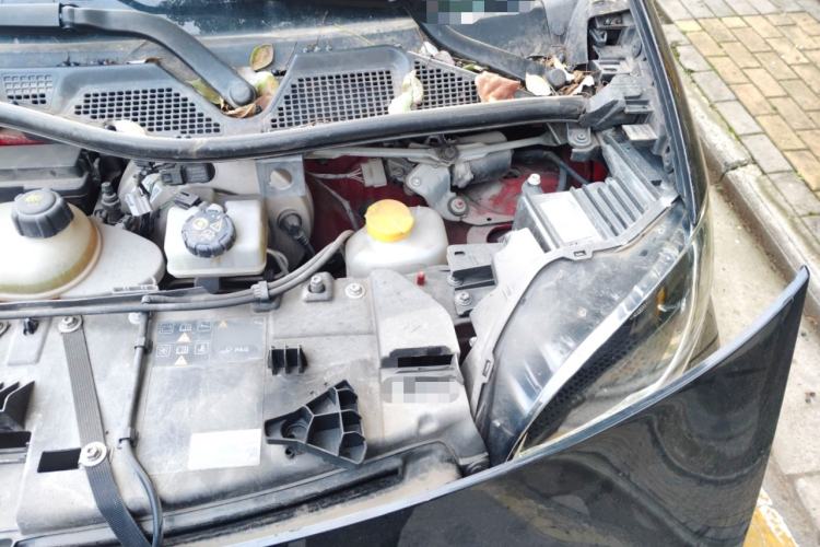 Used smart fortwo 2015 1.0L 52 kW Hardtop Passion Edition Engine Bay Left