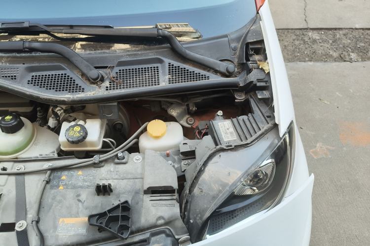 Used smart fortwo 2015 1.0L 52 kW Hardtop Passion Edition Engine Bay Left