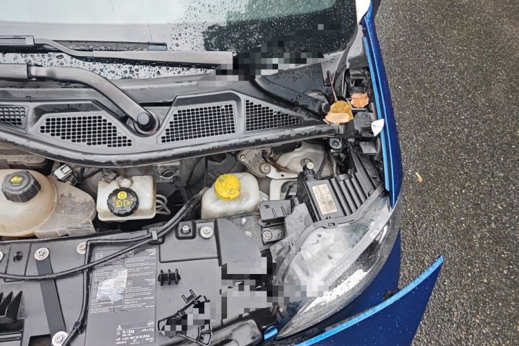 Used smart fortwo 2015 1.0L 52 kW hardtop Dynamic version Engine Bay Left