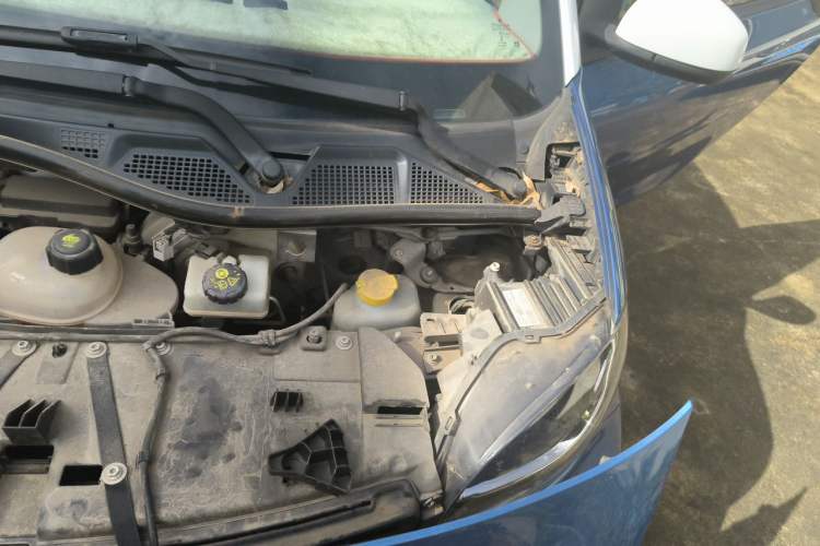 Used smart fortwo 2015 1.0L 52 kW Hardtop Passion Edition Engine Bay Left