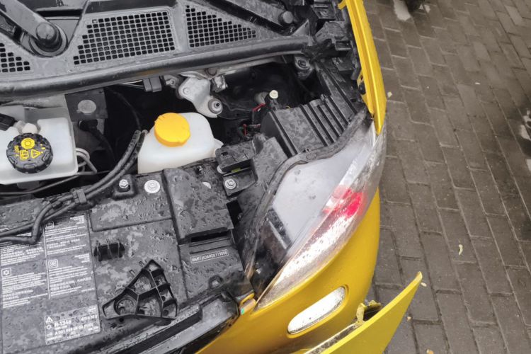 Used smart fortwo 2015 1.0L 52 kW Hardtop Passion Edition Engine Bay Left