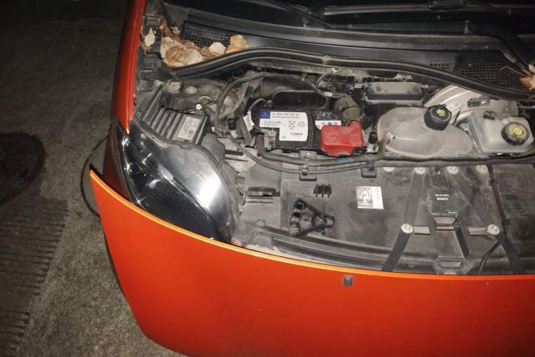 Used smart fortwo 2015 1.0L 52 kW hardtop Dynamic version Engine Bay Right